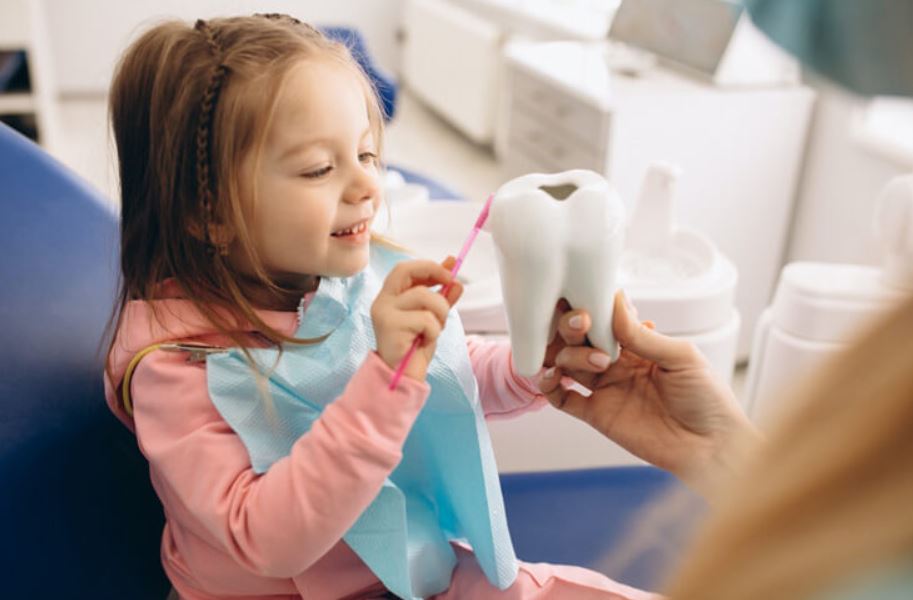 معايير وصفات افضل دكتور اسنان للاطفال