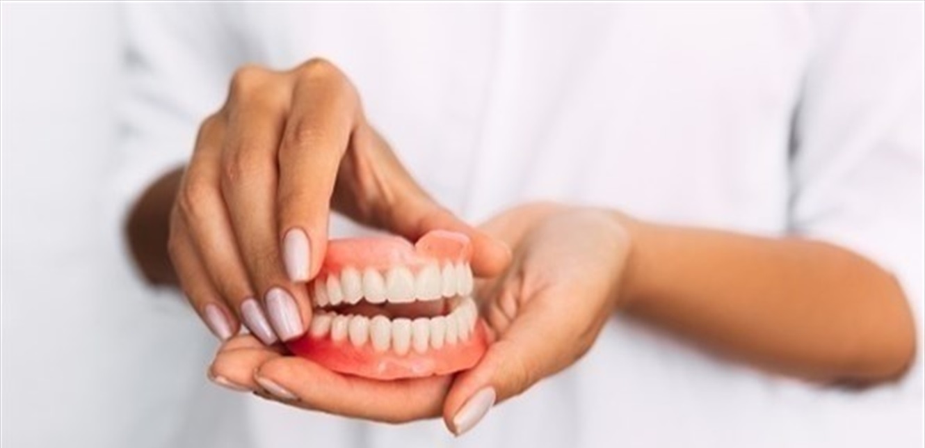 Precautions when using dentures