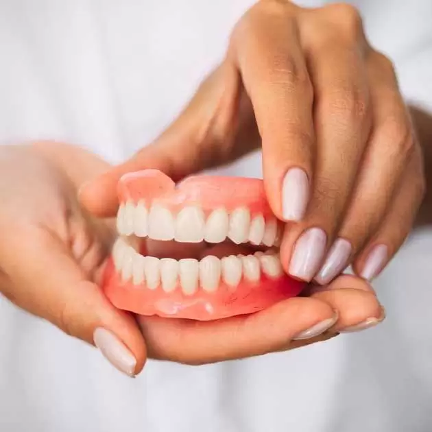 أنواع تركيب فك الأسنان