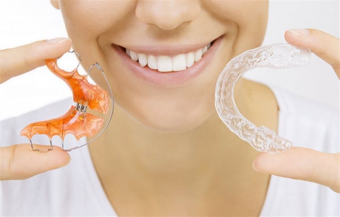 تعرف أفضل تقويم الاسنان بدون سلك ومما يتم صنعه؟!