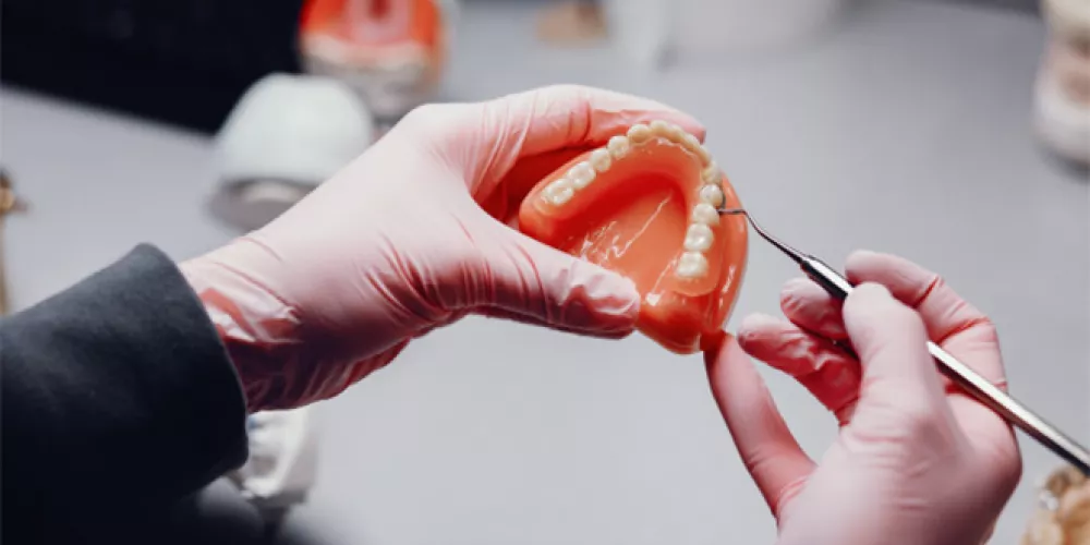 مميزات تركيب طقم اسنان في مصر