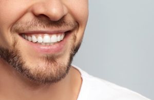 ماهي افضل انواع ابتسامة هوليود وهل يوجد أضرار لها؟